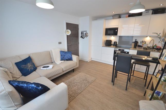 2, Crossford Court, Sale photo 3