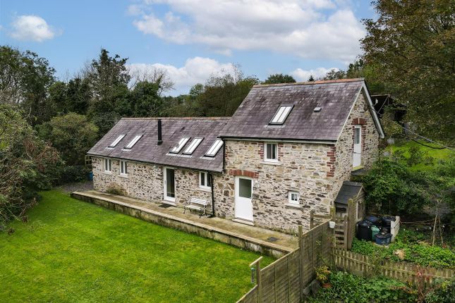 Country house for sale in Rhyd-Hir Farm, Penffordd, Clynderwen