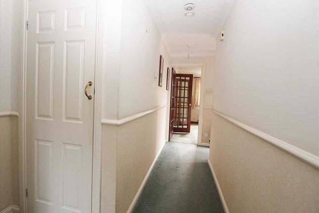 3, Oakley Drive, Cramlington photo 2
