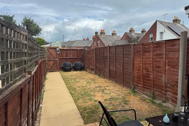 6 Stanley Road, Cowes photo 3