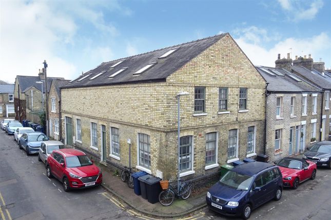End terrace house for sale in Upper Gwydir Street, Cambridge