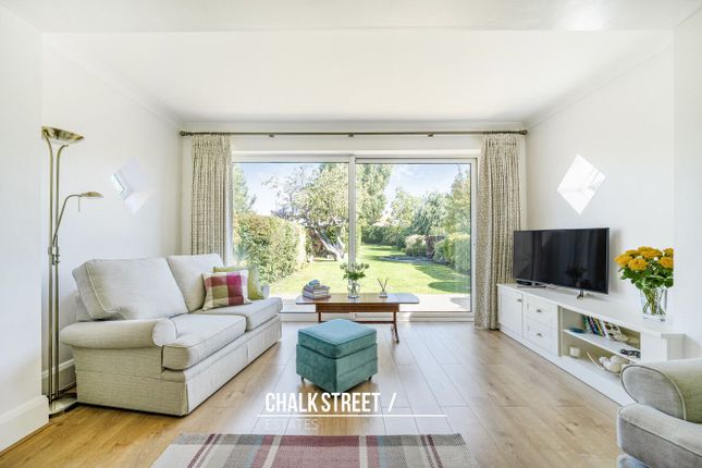 14, Clyde Way, Romford photo 2