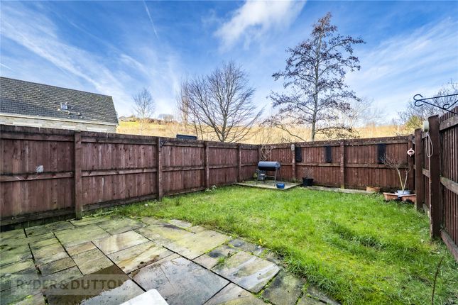 7, Canalside Close, Mossley photo 2