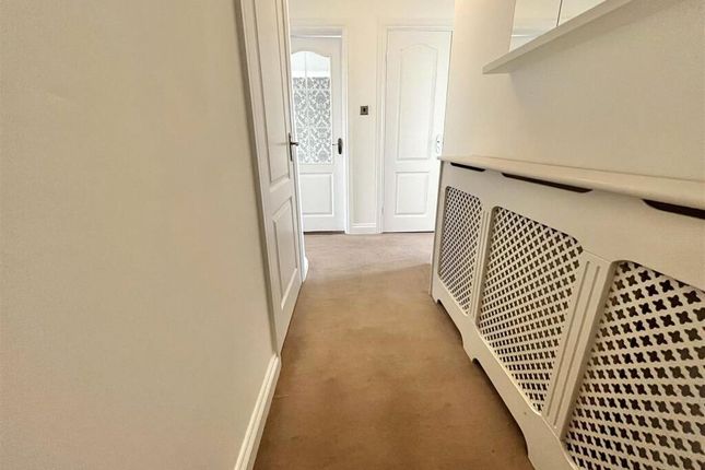 Flat 6, Turpins Court, 291, Holland Road, Essex photo 2