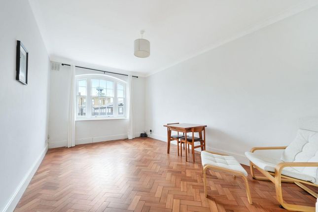 Flat H, St Clement's Church Hall, Davey Close, Barnsbury photo 3