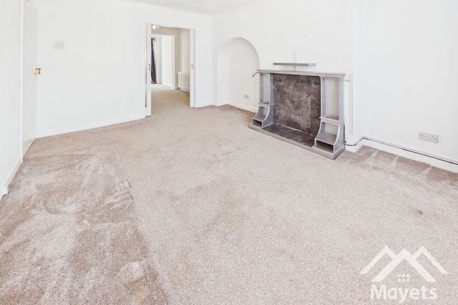 62 Rhodes Avenue, Blackburn photo 2