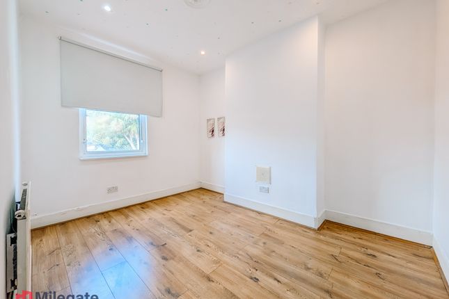 12, Woodside Avenue, Greater London photo 2