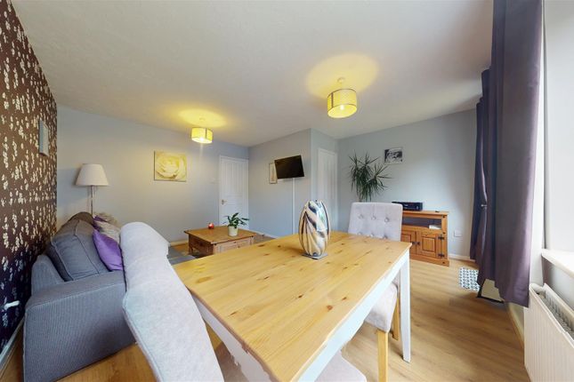 47, Longhedge, Milton Keynes photo 2