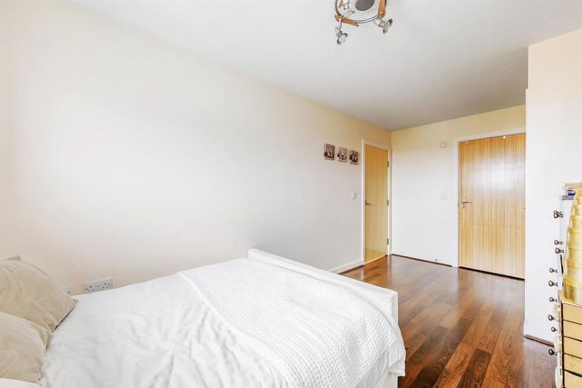 Flat 42 Harborough House,, Taywood Road, Northolt photo 4