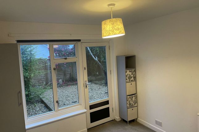 Flat to rent in Moorfields Road, Bristol