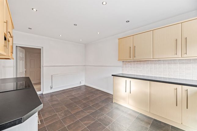 28 Parkfield Drive, Frodsham photo 4