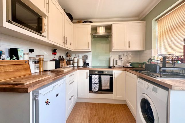 16, Provan Crescent, Great Yarmouth photo 3
