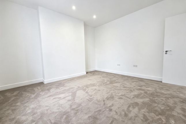 68, Park Drive, London photo 4
