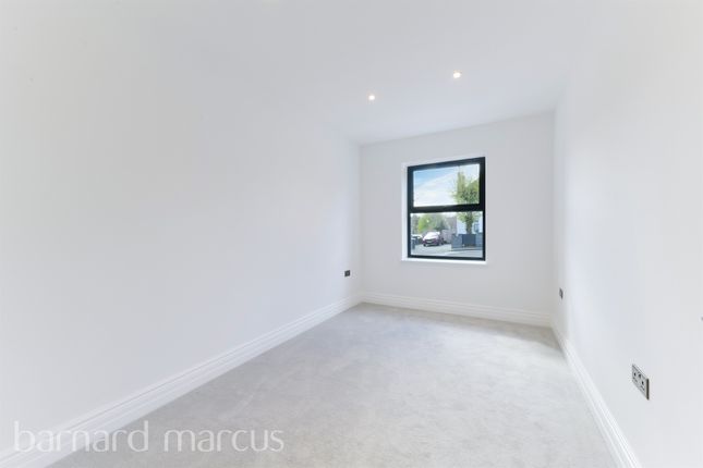 Flat for sale in Smitham Downs Road, Purley
