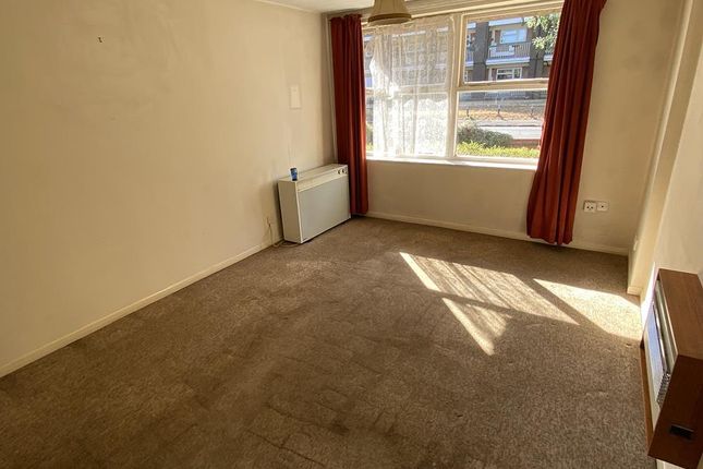 1 Rowan House, Blind Lane, Bourne End photo 2
