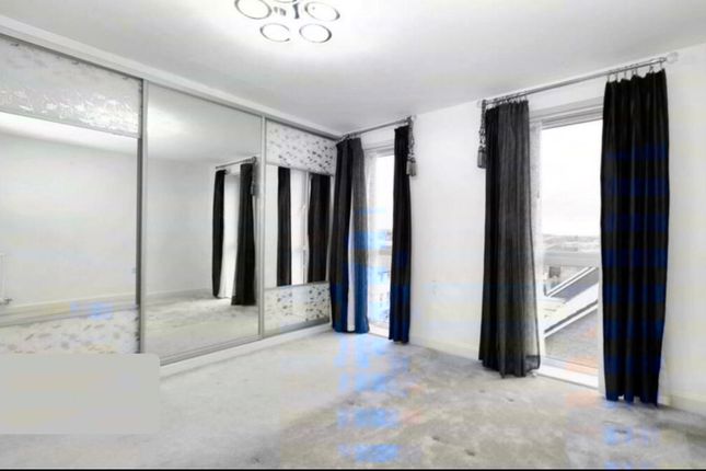64, Burroughs Drive, Dartford photo 4
