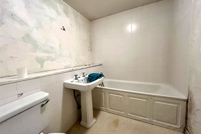 22 Harvey Lodge,, Harvey Road, Surrey photo 4