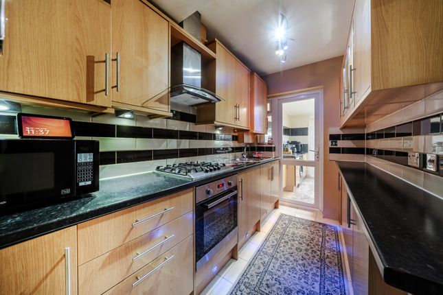 4, Longhill Road, London photo 4