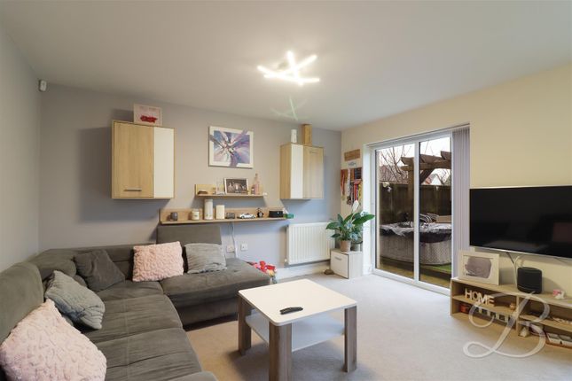 18, Harvester Way, Chesterfield photo 4