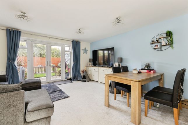 Harvey Close, Norwich photo 3