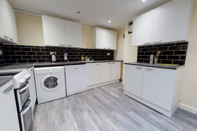 End terrace house to rent in Woodhouse Street, Hyde Park, Leeds
