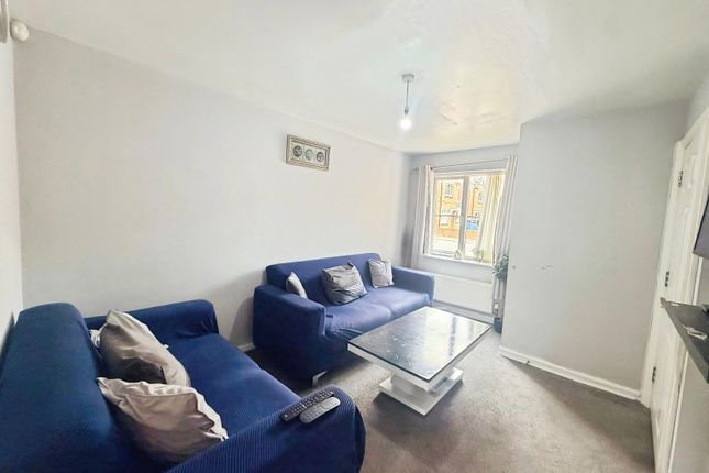 97, Stanks Drive, Leeds, West Yorkshirre photo 2