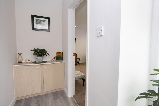 12, Park Crescent, Nottingham photo 2