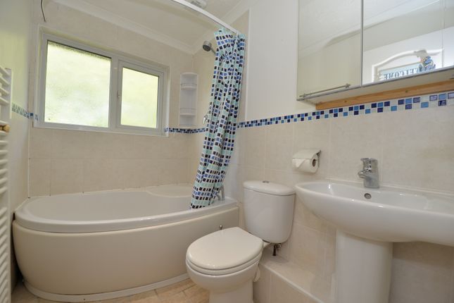 Charnwood Crescent, Eastleigh photo 4