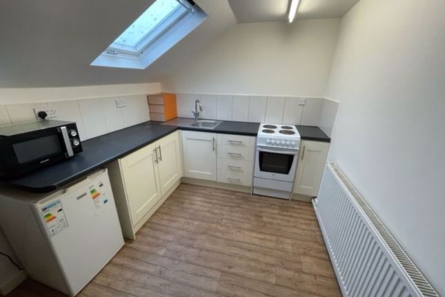 119 A, Cricklade Road, Swindon photo 2