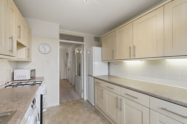 3 Moriston Court, Grangemouth photo 4