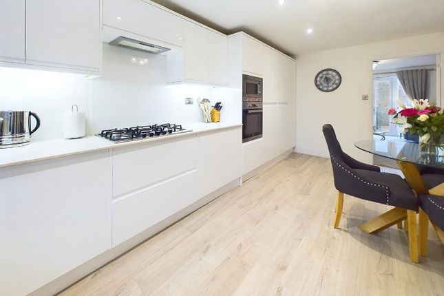 33, Redbrook Way, West Yorkshire photo 4