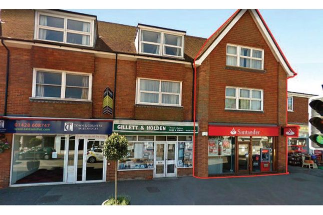Retail premises to let in 93 Weyhill, Haslemere