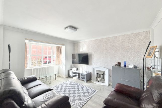 8, Garden Close, Stanley Park photo 2