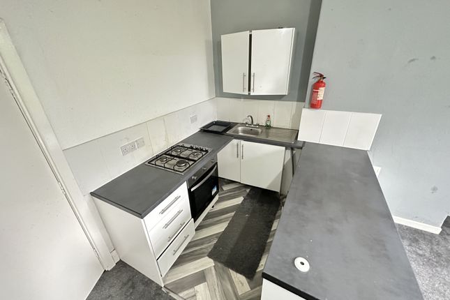 Flat to rent in Plymouth Grove, Manchester