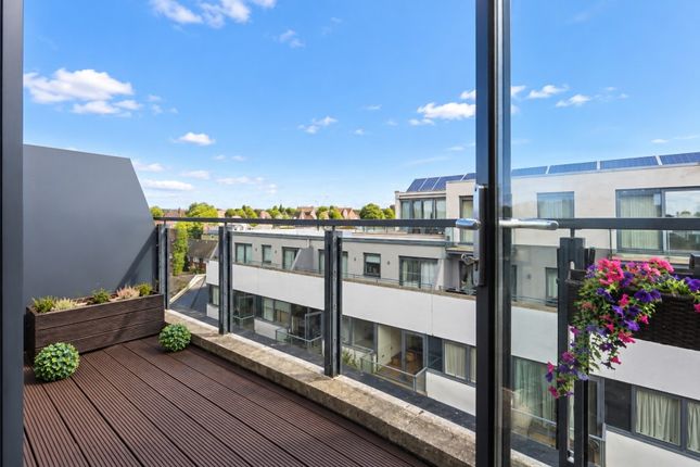 Flat 31, Surbiton Plaza, Surbiton photo 5