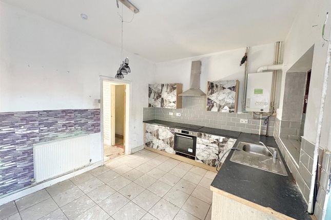 4, West Avenue, Leigh photo 3