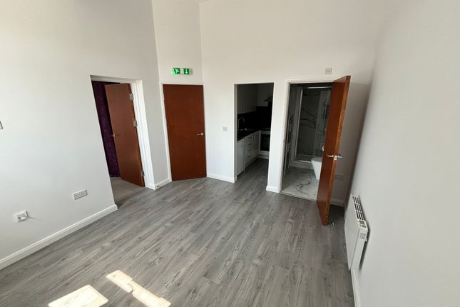 22, LEICESTER photo 2