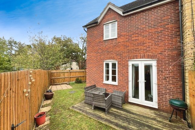 18, Castle Stream Court, Dursley photo 2