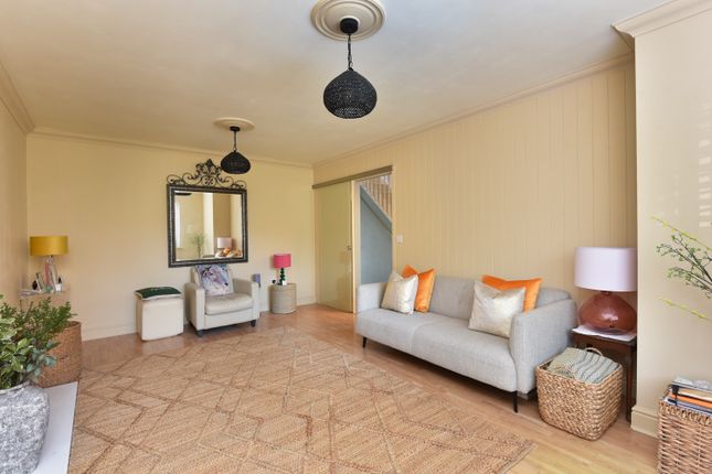13, Little Copse Close, Canterbury photo 4