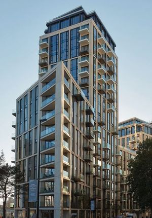 Flat for sale in 308 Admiralty House, London Dock, London