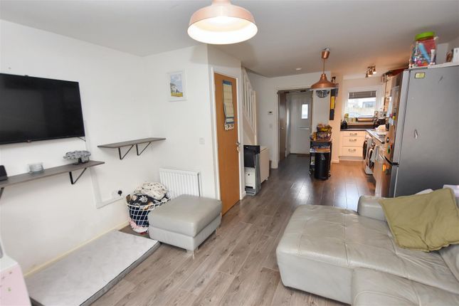 15, Hull Road, Camborne photo 3