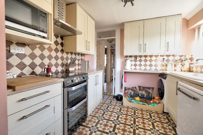 56, Thornhill, Chacombe, Banbury photo 2