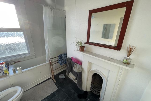 Maisonette to rent in Worrall Road, Clifton, Bristol