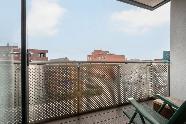 Flat 19, 2, Stanley Road, London photo 4