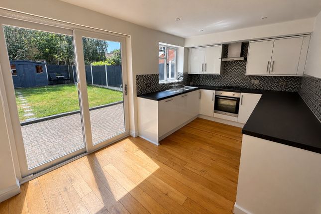 6, Sunnyside, Basildon photo 4