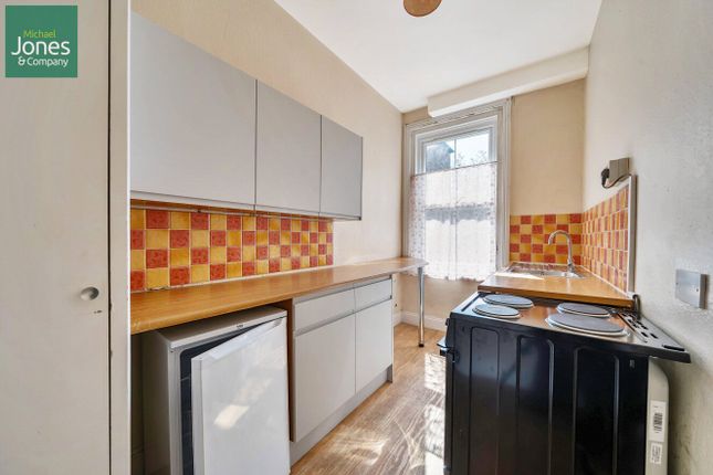 Flat 1, 57, Shakespeare Road, West Sussex photo 4