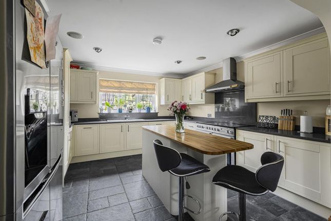 24, Metcalfe Way, Haddenham photo 3
