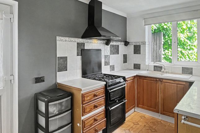 51, Southfield Road, Downley photo 2