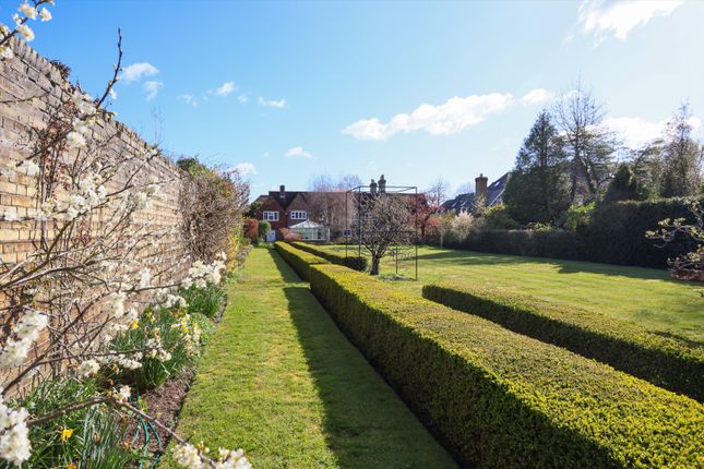 4, New Road, Esher photo 3