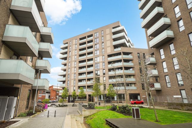 Thumbnail Flat for sale in Lighterman Point, New Festival Avenue, London